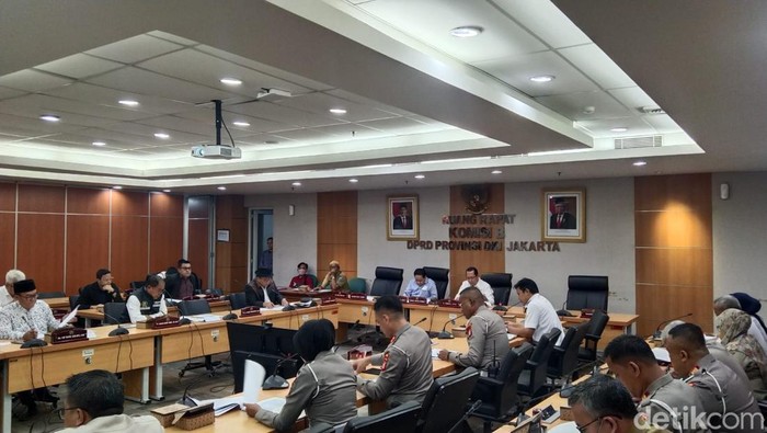 Dirlantas Polda Metro Kombes Latif Rapat dengan Dishub DKI