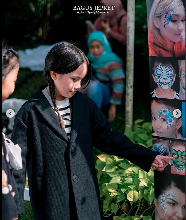 Acara ulang tahun Gempi tampak diisi berbagai kegiatan seru dan menarik. Salah satunya ada face painting yang bisa dicoba oleh para tamu undangan yang hadir. Foto: Instagram/@gisel_la
