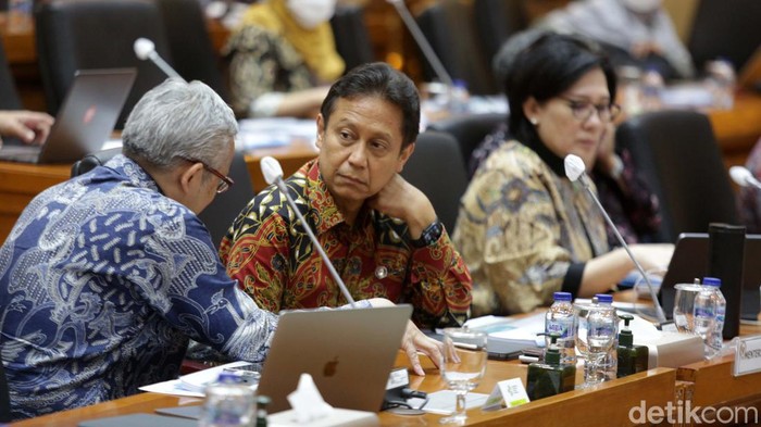 Menkes RI Budi Gunadi Sadikin menghadiri raker dengan Komisi IX DPR RI. Menkes mengumumkan angka prevalensi stunting turun ke 21,6 persen di tahun 2022.