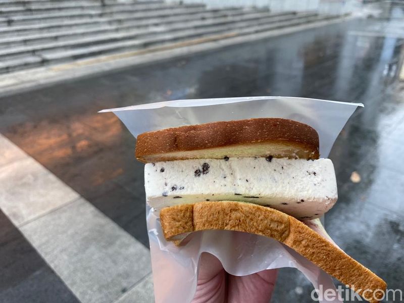 Jajanan Wajib Jika ke Singapura, Ngemil Es Krim Uncle di Orchard Jajanan Wajib Jika ke Singapura, Ngemil Es Krim Uncle di Orchard