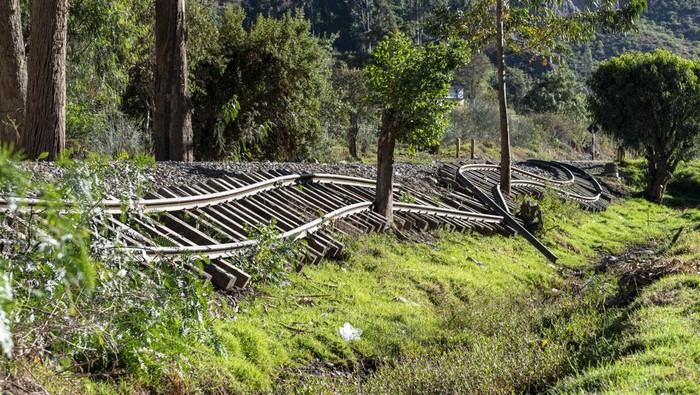 OLLANTAYTAMBO, PERU - JANUARY 23: General view of damaged railway tracks which lead to Machu Picchu after last week's protest to demand the resignation of Dina Boluarte on January 23, 2023 in Ollantaytambo, Peru. Amid a nationwide strike, weeks-long anti-government protests continue across the country as President Dina Boluarte and key ministers face an inquiry over clashes that have left dozens of people dead.  (Photo by Michael Bednar/Getty Images)