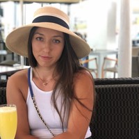 Jessica adalah anak dari salah satu orang terkaya dunia, Terrence Pegula. Kekayaan keluarganya dikatakan mencapai £ 5.8 miliar atau Rp 106 triliunan. Foto: Instagram @jpegula