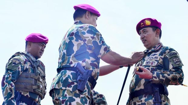 Kapolri Jenderal Listyo Sigit jadi warga kehormatan Korps Marinir