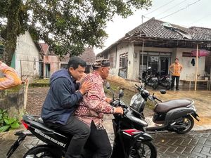 Kisah Kades Sunandi Perangi Rentenir Bank Titil Penghisap Warga