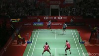 Smes bertubi-tubi Fajar/Rian diarahkan kepada Yeremia lalu mengubah skor menjadi 17-8. Fajar/Rian dengan mudah meraih match point, lalu memastikan kemenangan dengan smes keras Fajar yang tidak mampu dikembalikan Yeremia.