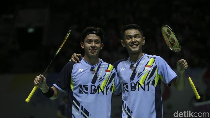 Ganda putra teratas Fajar Alfian/Muhammad Rian Ardianto mesti kerja keras untuk memenangi laga pertama melawan Ahsan/Hendra.
