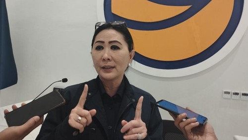 Ketua DPW Partai NasDem Bali Julie Laiskodat di kantor DPW Nasdem Bali, Denpasar, Selasa (24/01/2023).