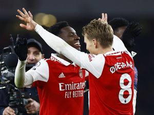 Dengerin Saran Arsene Wenger nih Arsenal