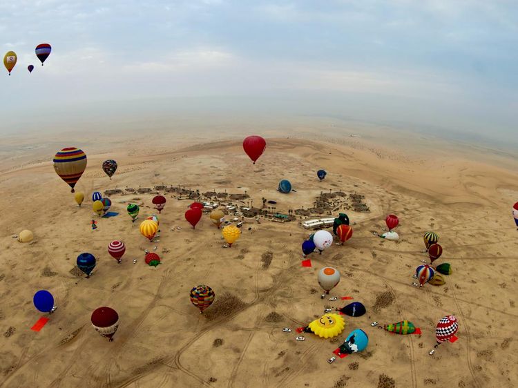 Meriahnya Festival Balon Udara di Gurun Qatar