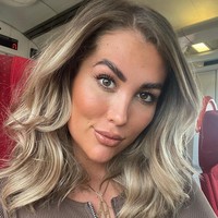 Berniat untuk jujur kepada publik, setelah membuka jati dirinya, Michelle malah ketakutan untuk kembali ke Inggris karena merasa nyawanya terancam oleh para mantan bahkan saudara mereka. Pesan-pesan yang aku dapatkan sangat jahat dan membuatnya sangat ketakutan. Pria-pria yang sebelumnya pernah ada hubungan denganku atau saudara mereka bilang Kami harap kamu mati atau Kami akan membunuhmu. Hal-hal yang dikatakan sangat menjijikkan dan menyakitkan, katanya. Foto: Instagram