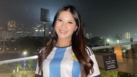 Jadi pembawa acara olahraga, Noella Sisterina berharap Indonesia bisa masuk Piala Dunia. (Foto: dok Instagram)