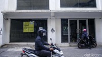 Pasokan ruang kantor terutama di Jakarta sudah terlalu banyak. Hal ini ditambah tingkat okupansi rendah. Hasilnya, banyak gedung-gedung kantor terlihat kosong bak kantor hantu.