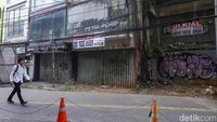 Mengutip laporan Colliers Indonesia, tingkat keterisian atau okupansi ruang kantor di wilayah Central Business District (CBD) Jakarta hanya 74,7% pada Kuartal IV - 2022, turun 1% dari kuartal sebelumnya. Sementara rata-rata okupansi pada wilayah luar CBD juga turun 4,3% menjadi 70,8% di Kuartal IV - 2022 dari kuartal sebelumnya.