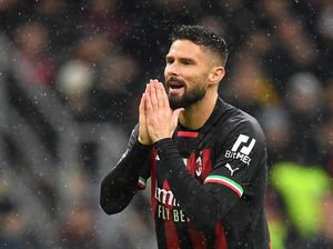 Dear Milan, Giroud Pengin Kontrak Baru nih!