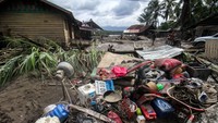 Banjir dengan ketinggian mencapai tiga meter akibat meluapnya aliran Sungai Krueng Keureto, Krueng Pirak, dan Krueng Pase pada Sabtu (21/1/23) mengakibatkan tujuh unit rumah warga ambruk diterjang banjir.