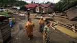 Puing-puing Berserakan Usai Banjir di Aceh Utara