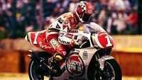 Berlanjut Ada Kevin Schwantz dari tim pabrikan Suzuki pada tahun 1994. Foto: MotoGP