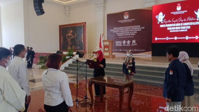 Pelantikan PPS Pemilu di Grha Bung Karno Klaten, Selasa (24/1/2023).