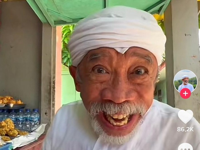 Pelawak Abah Qomar Jadi Food Vlogger, Kontennya Curi Perhatian!