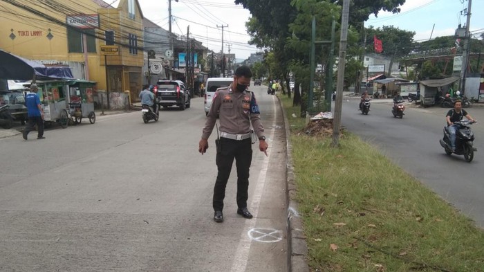 Pemotor di Cibinong Bogor Tewas Usai Menabrak Pembatas Jalan