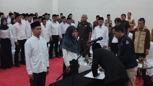 Pengambilan sumpah jabatan pelantikan 462 anggota PPS Kabupaten Lombok Tengah, Selasa (24/1/2023).