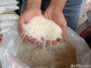Keluhan Pedagang Sulit Dapat Stok Beras Medium di Indramayu