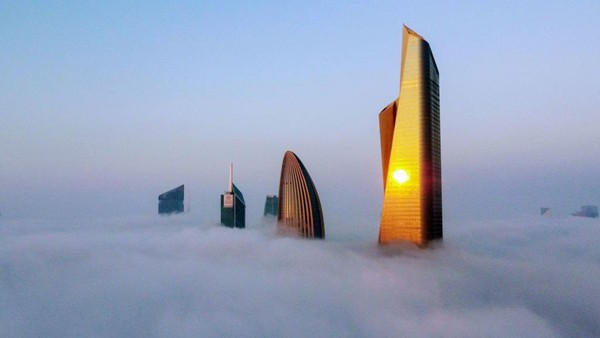 Potret Gedung Tinggi Kuwait Menembus Awan Bak Istana Langit