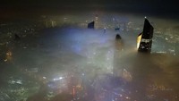 Saat malam hari, pemandangan yang terlihat pun tidak kalah indah.