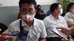 Potret Tergugat Meikarta Pakai Masker Tanda X di PN Jakarta Barat