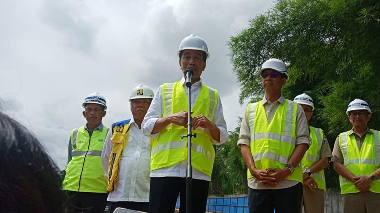 Presiden Joko Widodo (Jokowi) Presiden Joko Widodo (Jokowi)