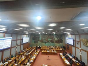 Anggota DPR Sindir Nadiem soal Lebih Banyak Terdengar Kabar Program Gagal