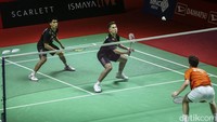 Di gim pertama, Sabar/Reza berhasil mengalahkan Ruben Jille/Ties Van Der Lecq dengan skor 21-18.
