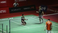 Ganda putra Indonesia menang dengan skor 21-18, 19-21 dan 21-19 dalam waktu 59 menit.
