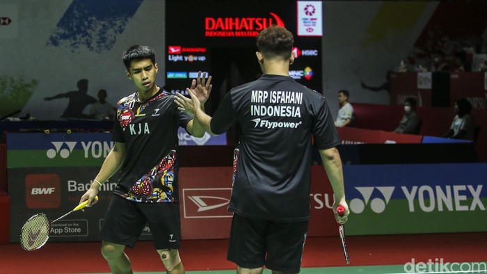 Pasangan ganda putra Indonesia, Sabar Karyaman Gutama/Moh Reza Pahlevi Isfahani meraih kemenangan di babak 32 besar Indonesia Masters 2023 di Istora Senayan, Jakarta.