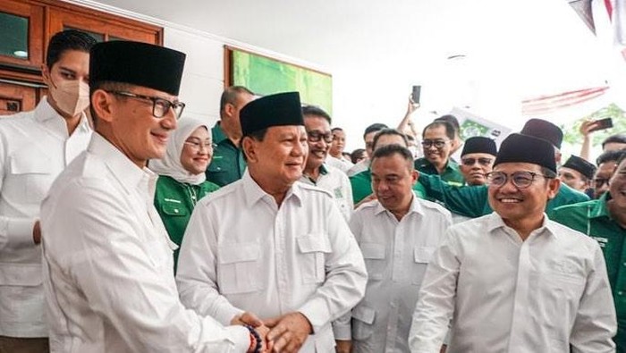 Sandiaga Uno dan Prabowo Wakil Ketua Dewan Pembina Partai Gerindra Sandiaga Uno mengunggah foto bareng Ketua Umum Partai Gerindra Prabowo Subianto dikala peresmian Sekretariat Bersama (Sekber) Gerindra dan PKB. Sandiaga menyamapaikan kesempatannya untuk koalisi tersebut Gerindra dan PKB.