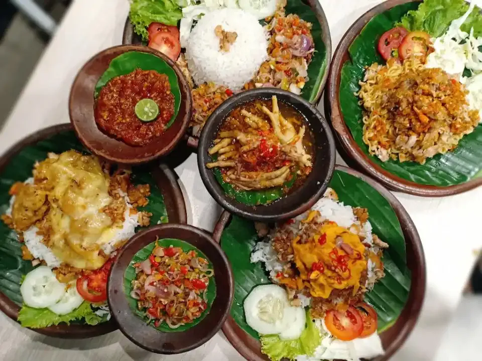 Sedap Puoll! 5 Aneka Penyetan Enak Bisa Dicicipi di Sini