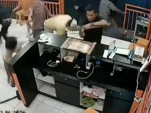 4 Fakta Pengeroyokan Ojol di Tamansari Jakbar Perkara Catcalling