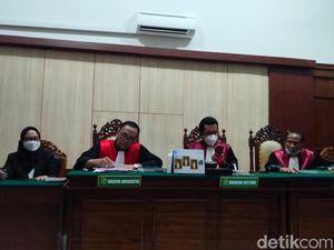 Hakim Semprot Thoha Pembobol Rekening BCA yang Minta Keringanan Hukuman