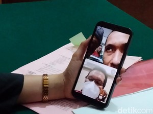 Plintat-plintut Otak Pembobolan BCA Berujung Disemprot Hakim dan Jaksa