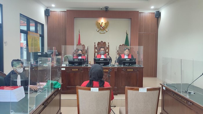 Siti Aisyah Nasution (29), penipu ratusan mahasiswa di Bogor, Jabar, Selasa (24/1/2023).