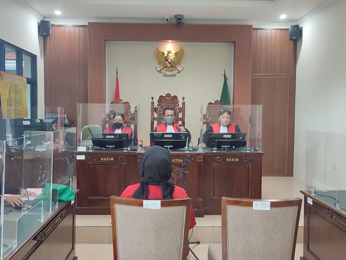 Siti Aisyah Nasution (29), penipu ratusan mahasiswa di Bogor, Jabar, Selasa (24/1/2023).