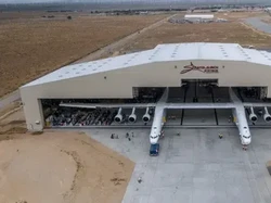 FPesawat terbesar di dunia memulai debutnya dengan penerbangan bertenaga listrik pada Maret 2024. (oto: Dok. Stratolaunch)