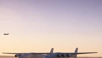 Baru satu unit Stratolaunch yang telah dibangun. Sebagai pesawat induk, ia dirancang untuk membawa roket peluncuran udara ke orbit dan kendaraan hipersonik. Foto: Dok. Stratolaunch