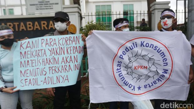 Suasana sidang gugatan pengembang Meikarta PT Mahkota Sentosa Utama (MSU), anak usaha PT Lippo Cikarang Tbk kepada Perkumpulan Komunitas Peduli Konsumen Meikarta (PKPKM) di Pengadilan Negeri Jakarta Barat, Selasa (24/1/2023).