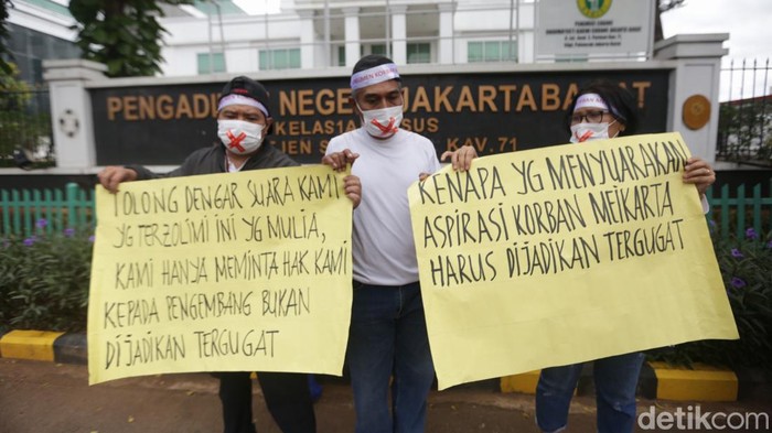 Suasana sidang gugatan pengembang Meikarta PT Mahkota Sentosa Utama (MSU), anak usaha PT Lippo Cikarang Tbk kepada Perkumpulan Komunitas Peduli Konsumen Meikarta (PKPKM) di Pengadilan Negeri Jakarta Barat, Selasa (24/1/2023).