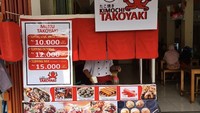 Takoyaki yang murah dan enak bisa ditemui di Petukangan Utara, Jakarta Selatan. Namanya Takoyaki Kimochi yang memiliki varian isi sosis, gurita, dan crabstick. Harganya sangat terjangkau, mulai dari Rp 10.000 - Rp 15.000 per porsi. Foto: Google Review