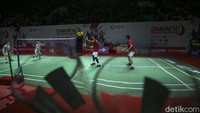Ahsan/Hendra meninggalkan Koga/Saito 4-0 di awal gim ketiga lalu unggul 11-6 saat interval.