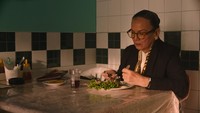 Kemunculan Christine Hakim di serial HBO The Last of Us bikin heboh penonton Indonesia. Dia tampil di sekuens pembuka episode 2 The Last of Us. (Foto: dok. HBO)