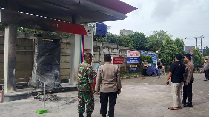 TKP kebakaran motor usai isi BBM di SPBU Gunung Sindur (dok. Istimewa)