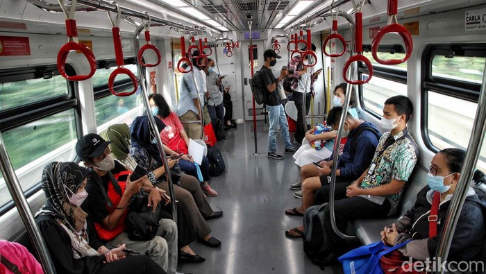 LRT Jakarta melalui campaign #NyamankanJakarta mewujudkan pelayanan transportasi publik yang prima. Penasaran? Ini foto-fotonya.